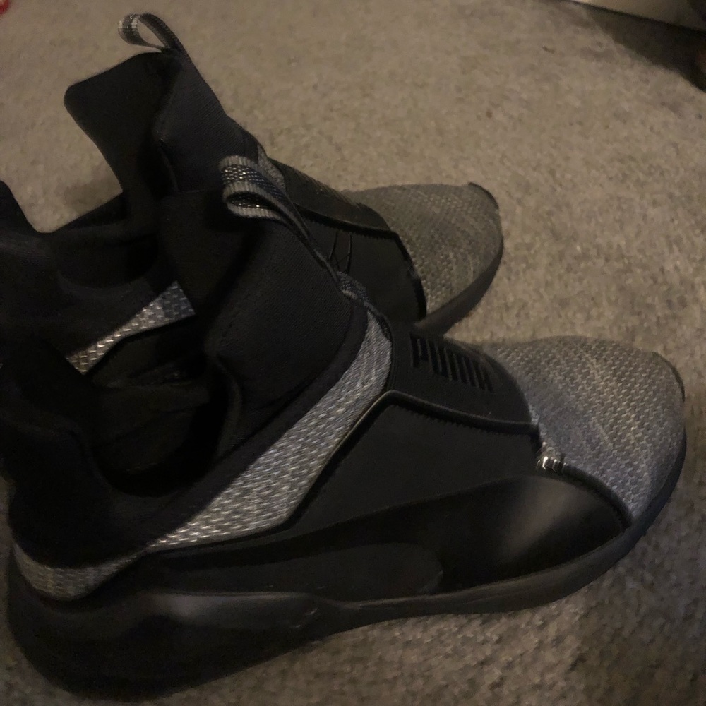 Black and grey women’s puma fierce high top 7.5